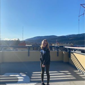 Meet your Posher, Jenika